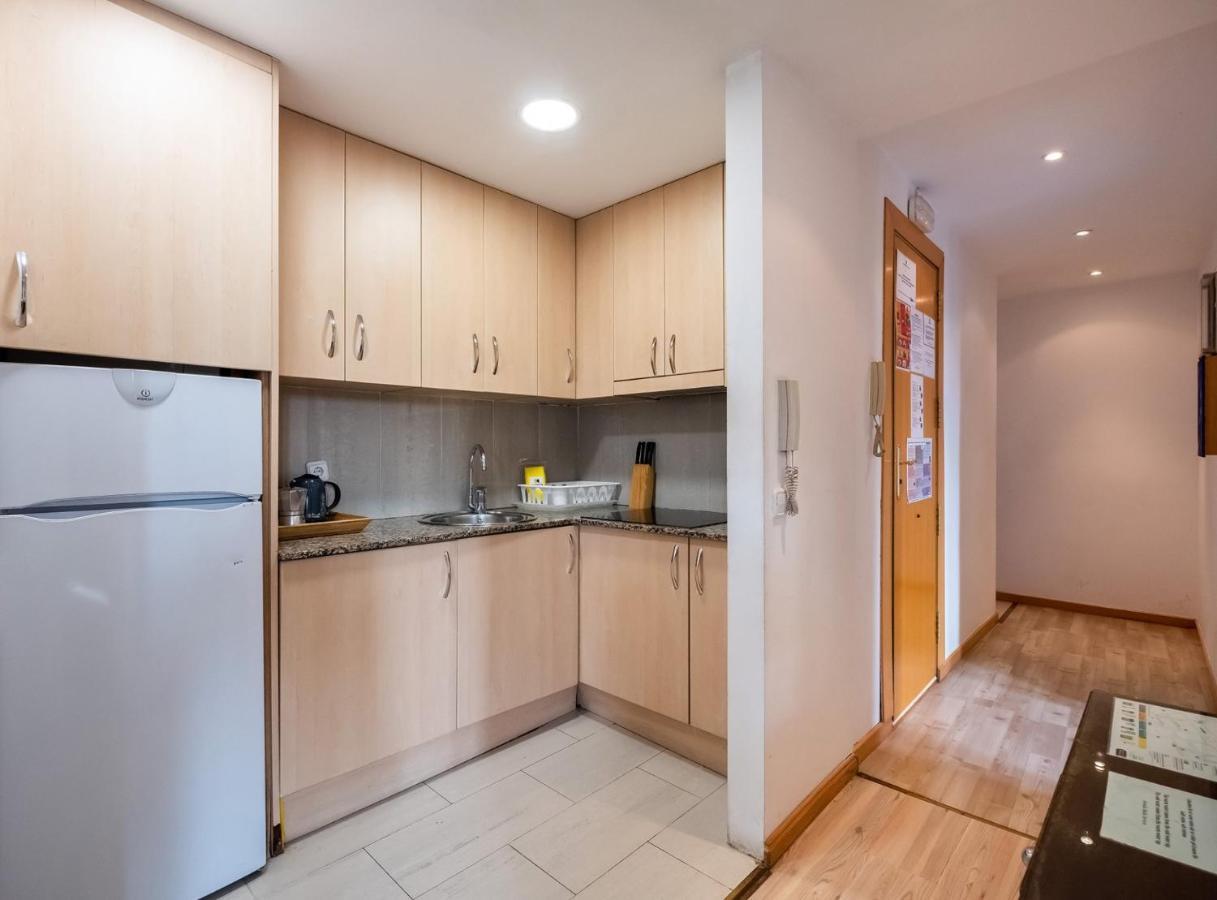 Apartamentos El Pintor Barcellona Esterno foto